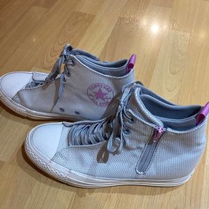 Converse All Star Chuck Taylor High Tops. Women’s Size 8.5. Grey & Lilac